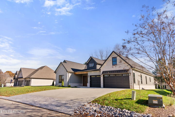 Property Photo:  180 Amohi Way  TN 37774 