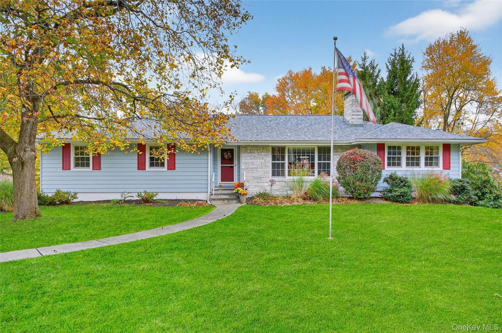 Property Photo:  69 Round Hill Road  NY 12603 