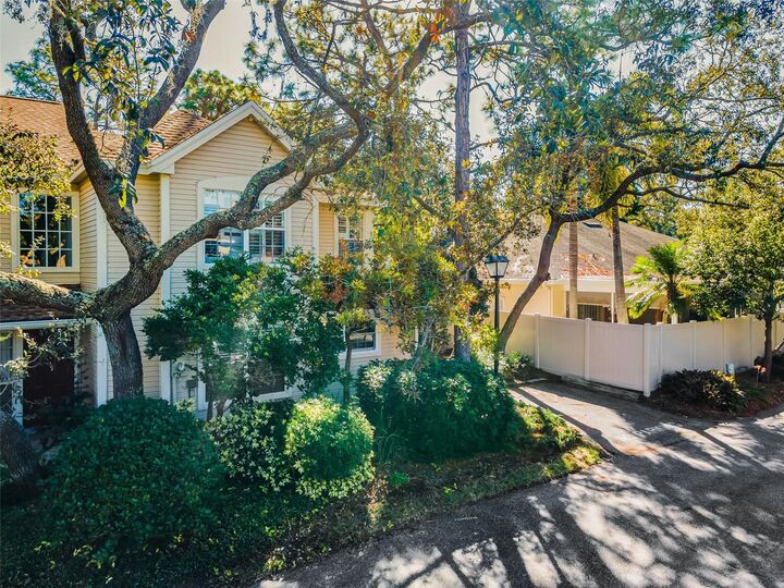 Property Photo:  2182 Clover Hill Road  FL 34683