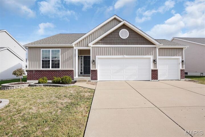 Property Photo:  808 Railway Circle  MO 63385