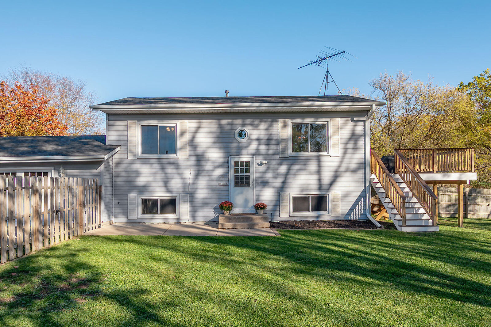 Property Photo:  405 Westlawn Ave  WI 53121 