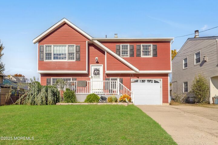 31 Monmouth Avenue  North Middletown NJ 07748 photo