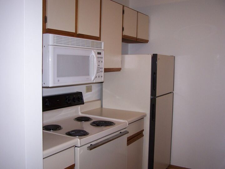 Property Photo:  4302 Shamrock Lane 2-G  IL 60050 