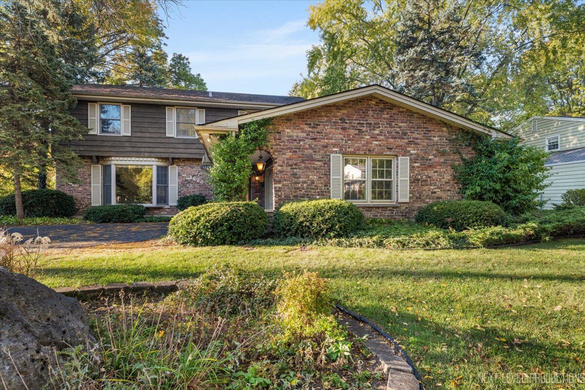 Property Photo:  1228 Elizabeth Avenue  IL 60540