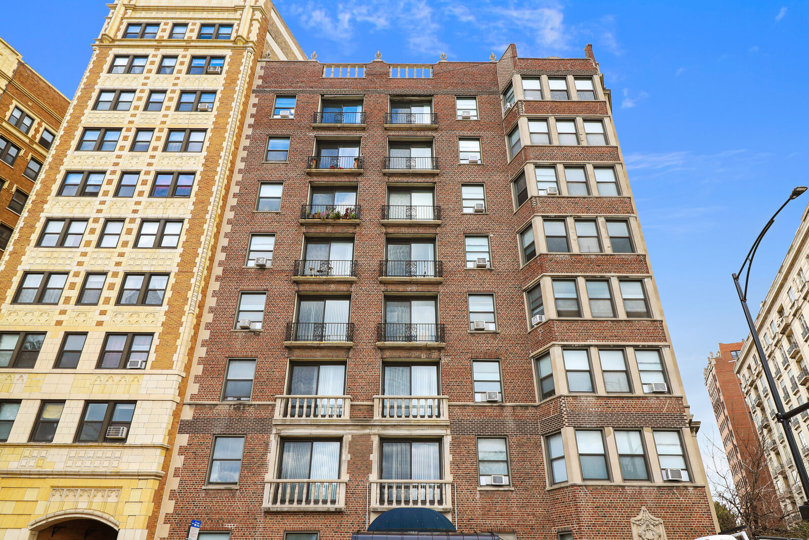 Property Photo:  3330 N Lake Shore Drive 4B  IL 60657 