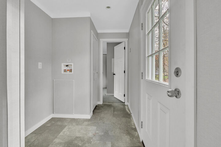 Property Photo:  40 Oakwood Street  ME 04002 