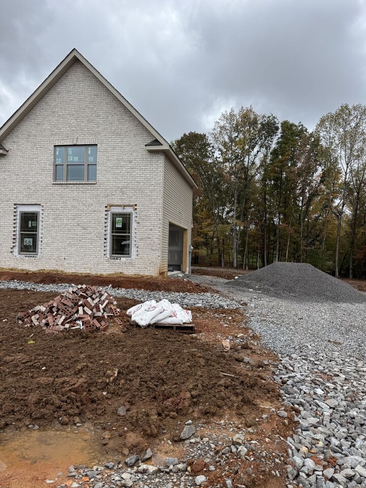 Property Photo: 412 N Starwood Ct TN 37042