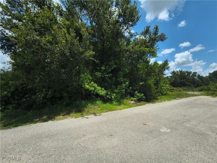 Property Photo: 3700 25th Street SW FL 33976