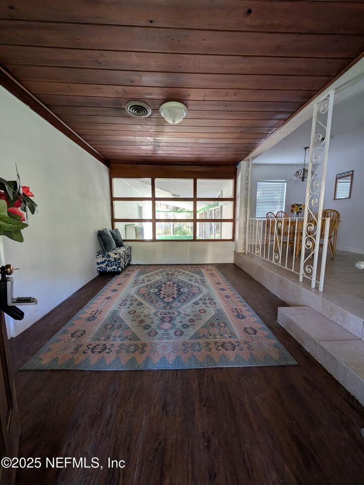 Property Photo: 805 S 15th Street FL 32177