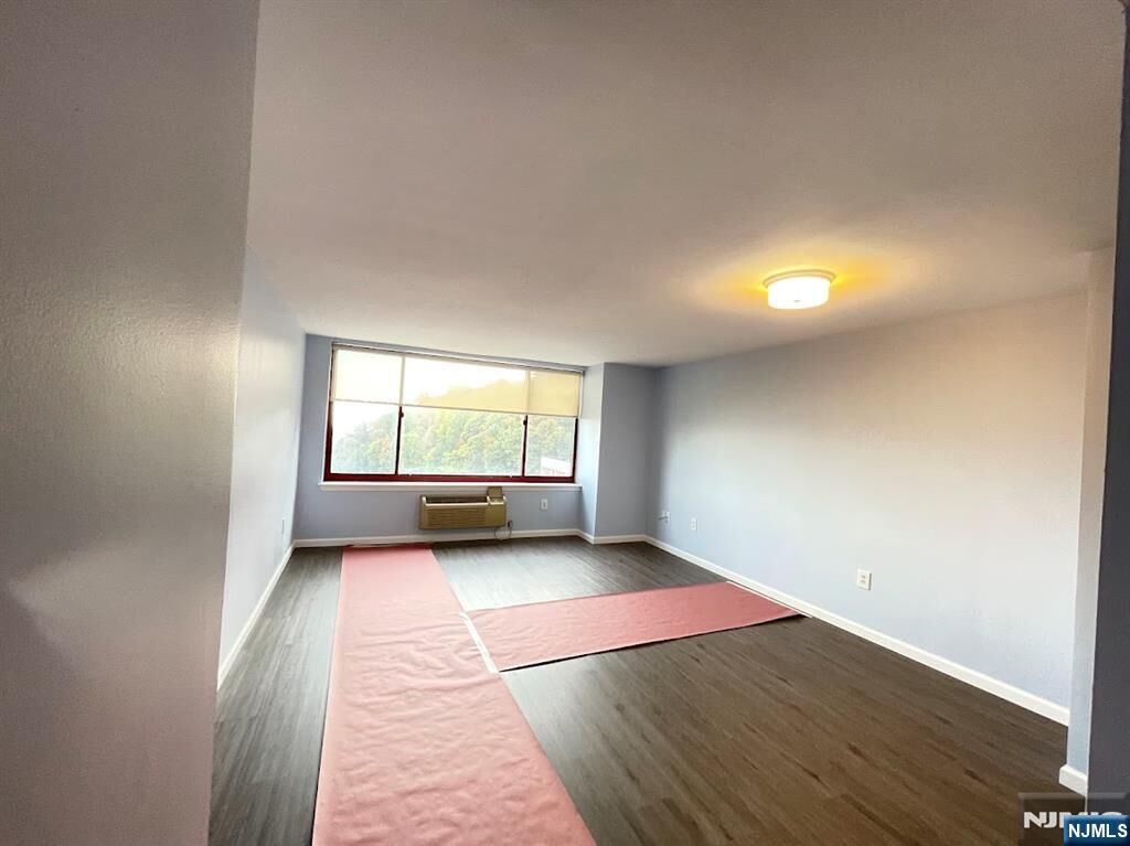 Property Photo:  100 Old Palisade Road 1103  NJ 07024