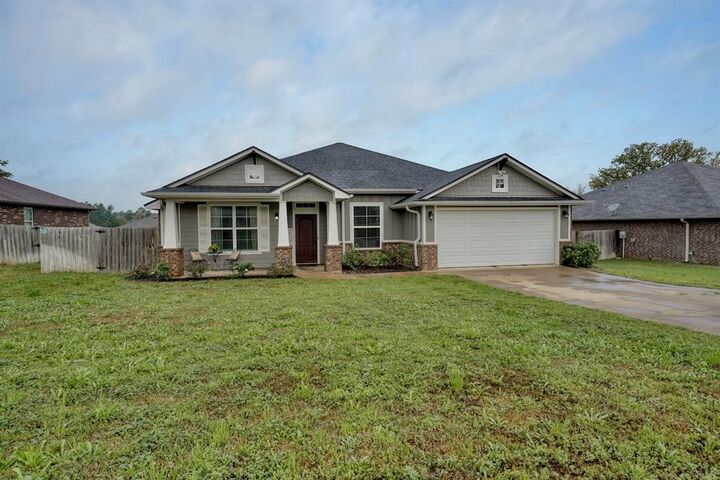 Property Photo:  500 Asher Lane  TX 75771 