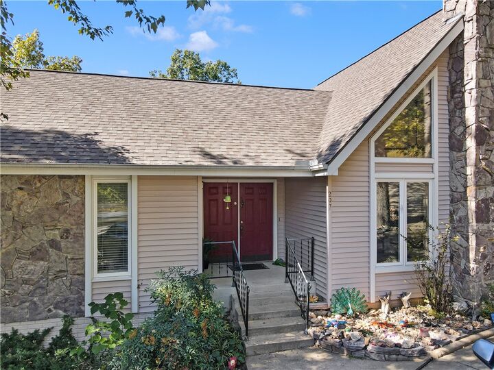 Property Photo:  297 Holiday Island Drive  AR 72631