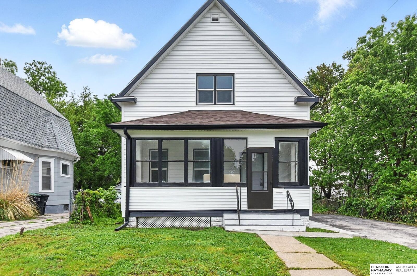 Property Photo:  2909 N 26 Street  NE 68111 