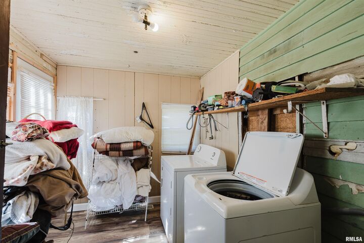 Property Photo:  1200 W Adams Street  IL 62948 