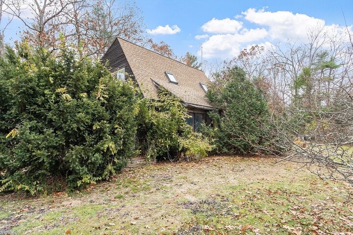 Property Photo:  91 Valley Rd  MA 01462 