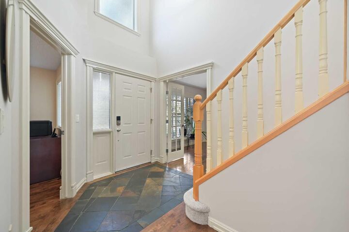Property Photo:  41 Strathridge Crescent SW  AB T3H 3R9