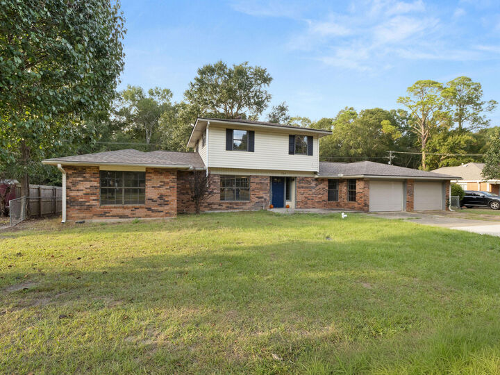 704 Auburn Dr  Deridder LA 70634 photo