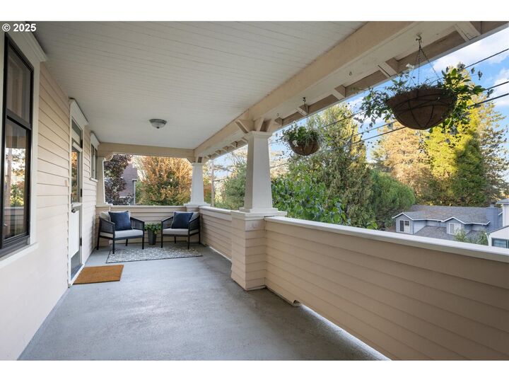 Property Photo:  7107 SW 29th Ave  OR 97219