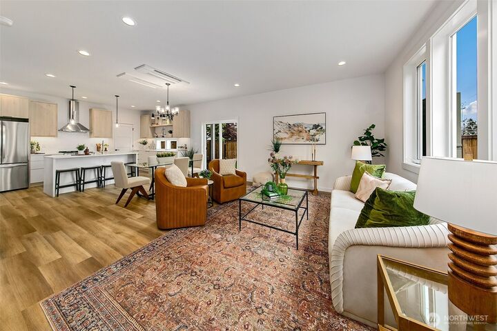 Property Photo:  10706  Fremont Avenue N  WA 98133