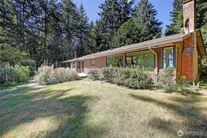 563  Wayne'S Ridge Circle  Camano Island WA 98282 photo