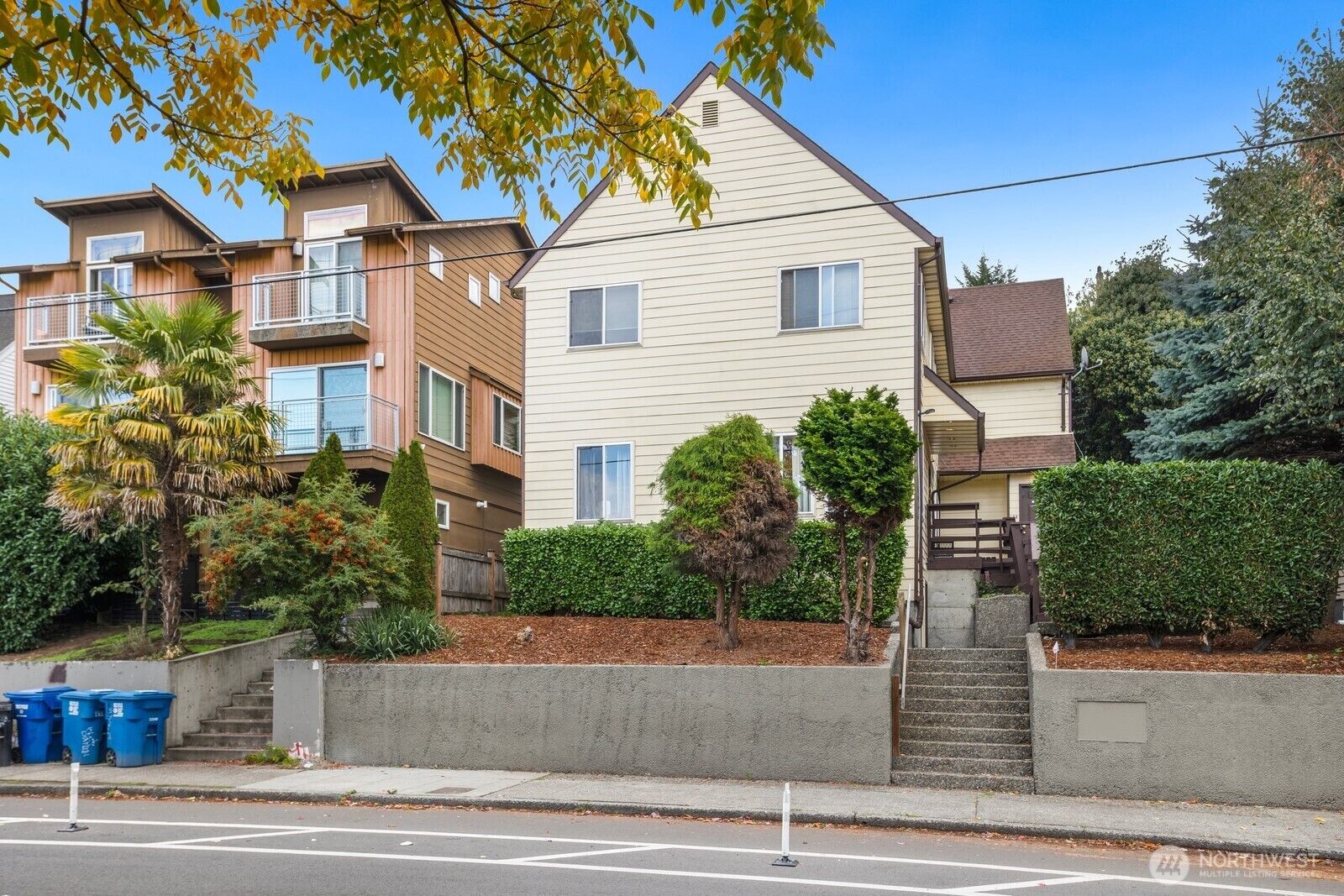 Property Photo:  5210  11th Avenue NE 1-5  WA 98105