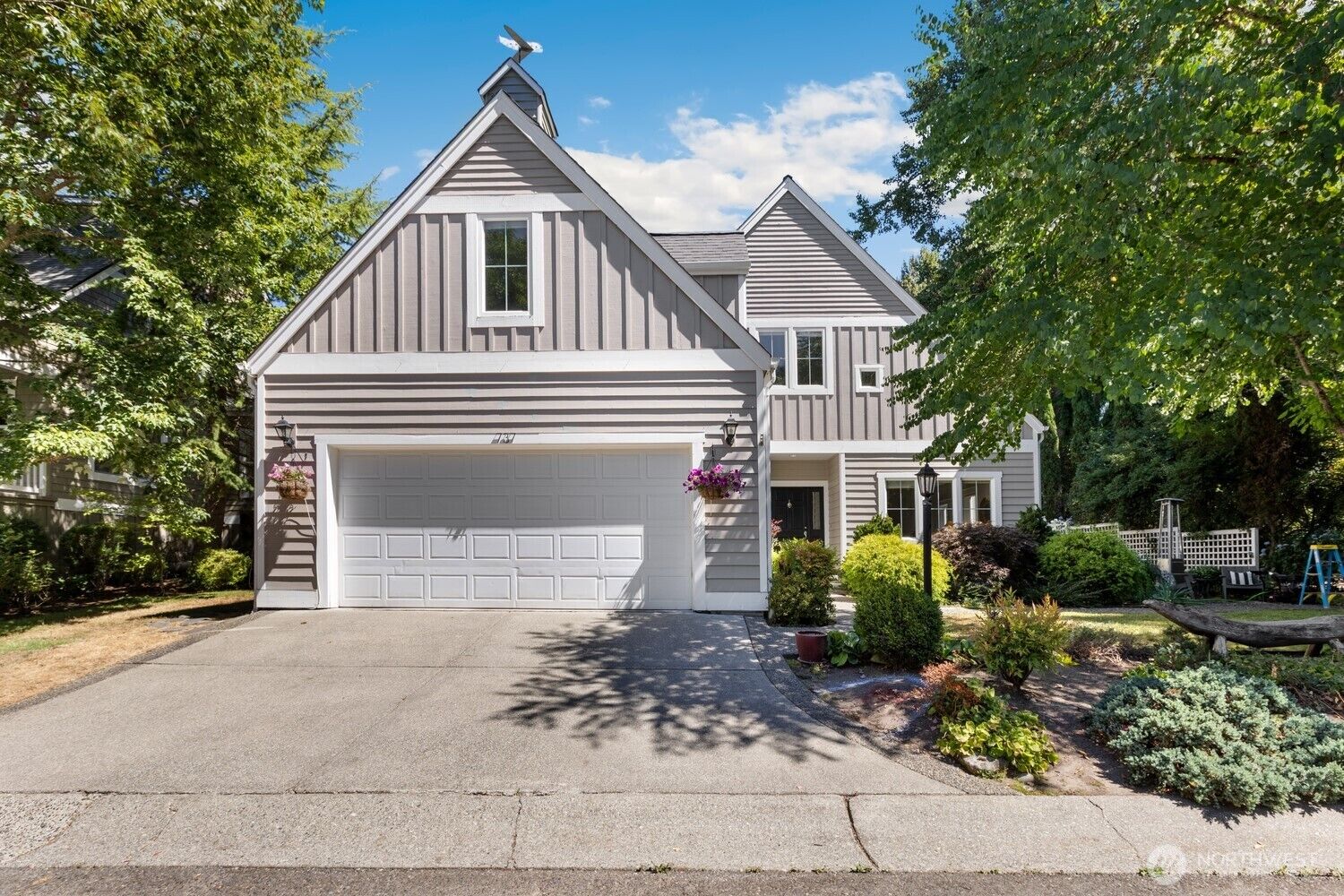 Property Photo:  737  Village Circle  NW  WA 98110