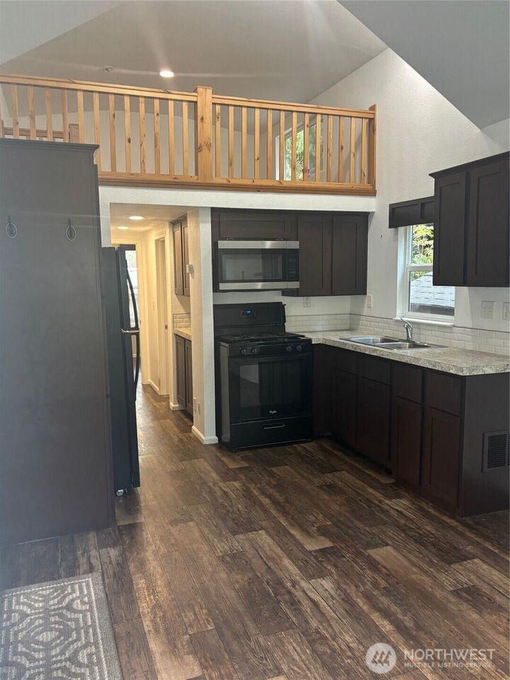 Property Photo:  45182  Kimta Loop 3B84  WA 98237