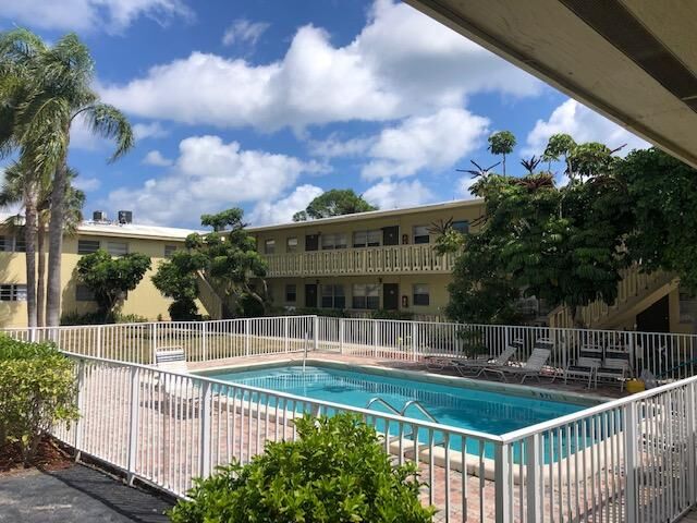 Property Photo:  1310 S Federal Highway 9  FL 33460