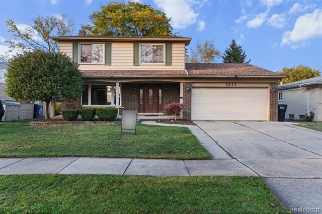 Property Photo:  1811 Briarwood Drive  MI 48071 