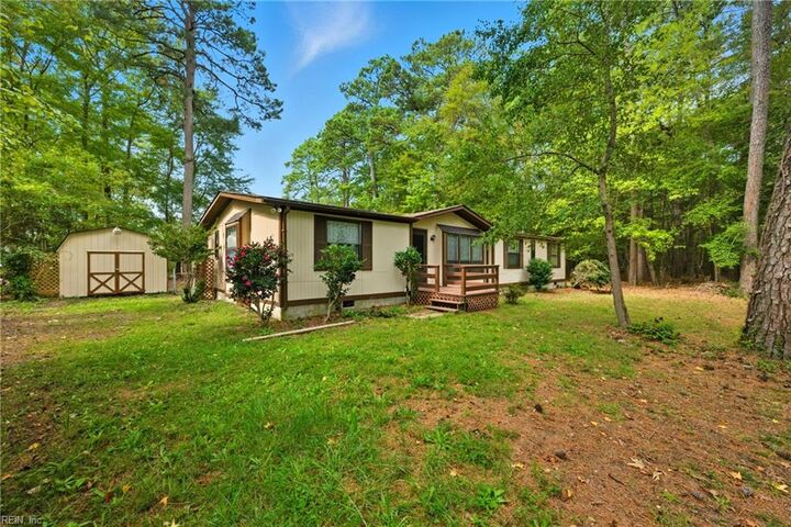 Property Photo:  444 Morse Point Rd  VA 23138 