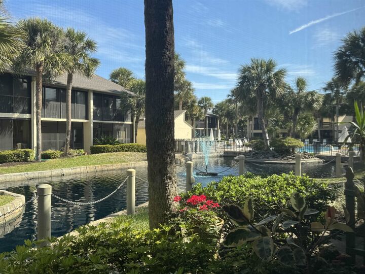 Property Photo:  81 Village Las Palmas Cir 81  FL 32080