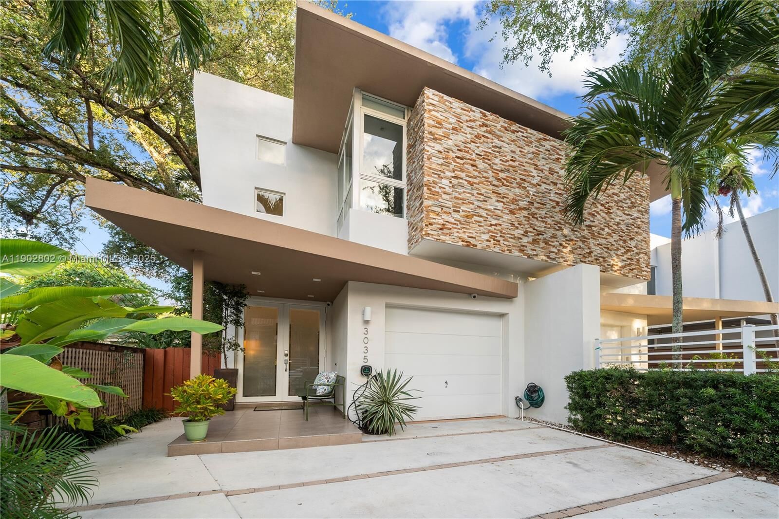 Property Photo:  3035 Matilda St 3035  FL 33133
