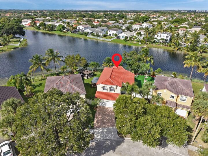 Property Photo:  15865 NW 7th St  FL 33028