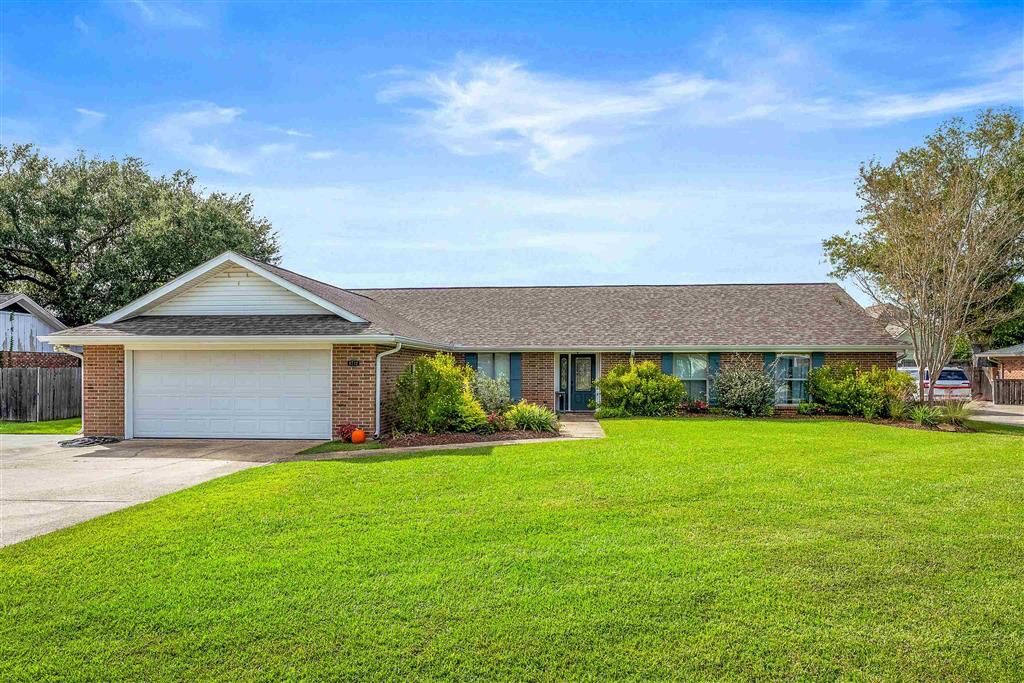 Property Photo:  4712 W Quail Hollow Drive W  LA 70605