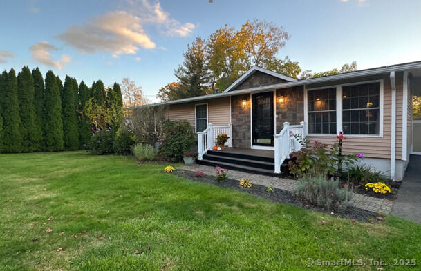 Property Photo:  25 Raymond Drive  CT 06451