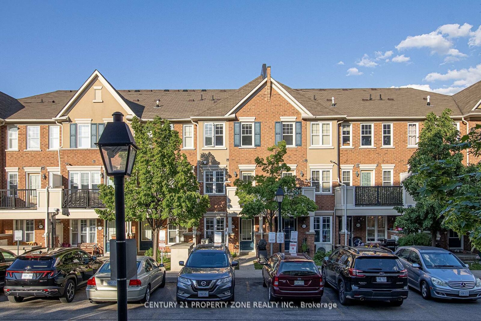 Property Photo: 30 Mendelssohn Street 14 ON M1L 0G8