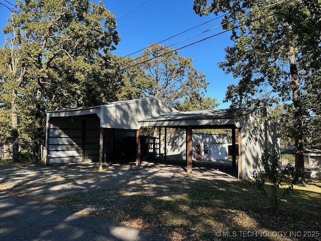 Property Photo:  74128 Buckeye Road  OK 74467