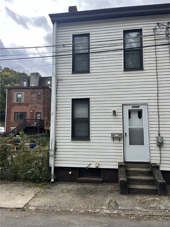 Property Photo:  2840 Harcum Way  PA 15203