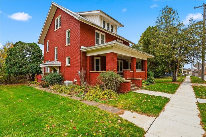 Property Photo:  208 Mercer St  PA 16372 