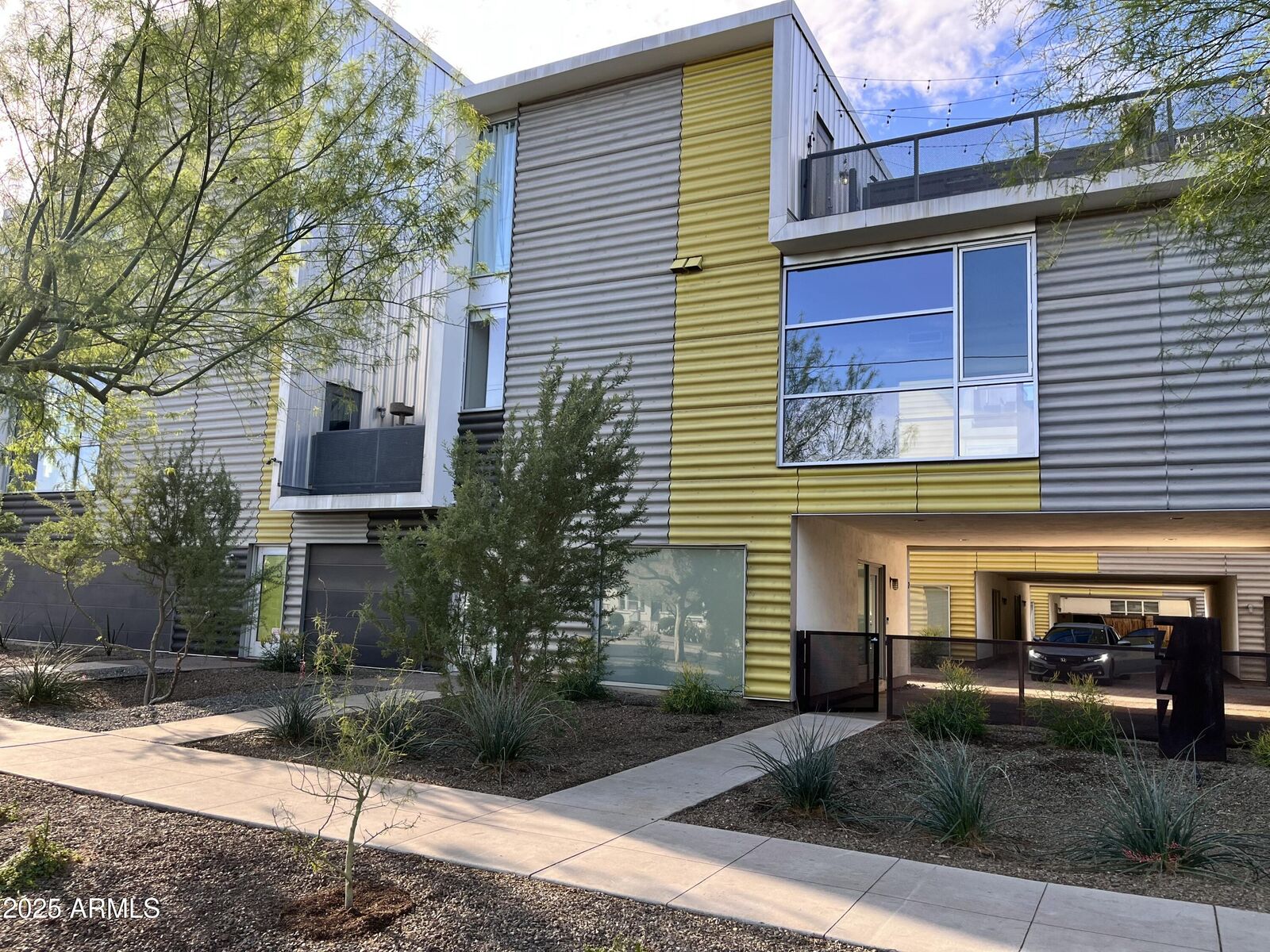 Property Photo:  777 W Roosevelt Street 2  AZ 85007