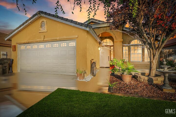 5906 Autumn Crest Drive  Bakersfield CA 93313 photo
