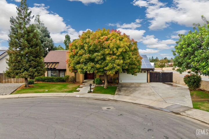 Property Photo: 1701 Glenarm Court CA 93309