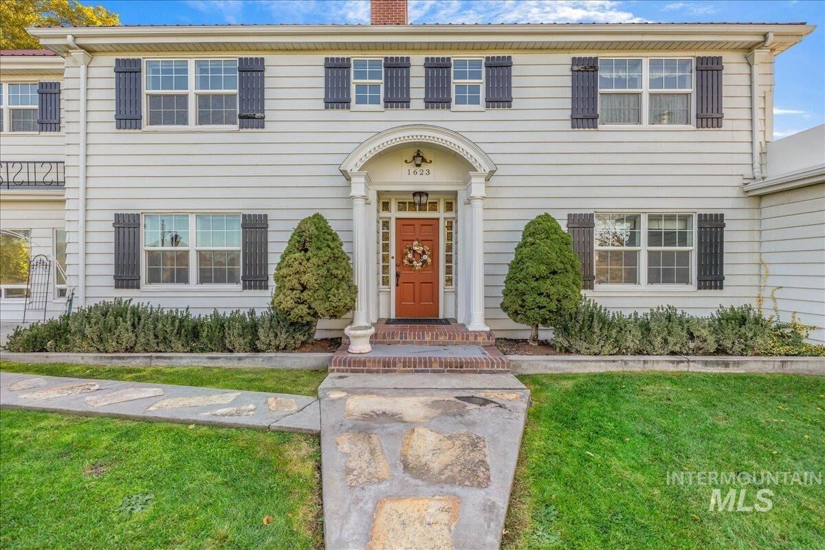 Property Photo:  1623 Park Avenue  ID 83687