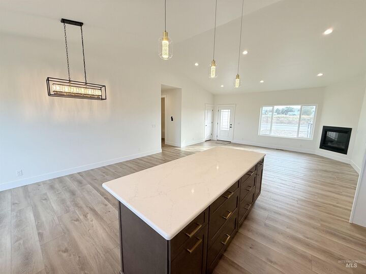 Property Photo:  1412 Cardon Ct  ID 83350 