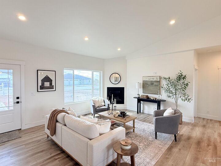 Property Photo: 1412 Cardon Ct ID 83350