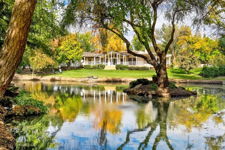 801 Los Luceros Drive  Eagle ID 83616 photo