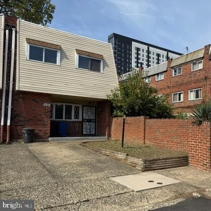 Property Photo: 1630 N 10th Street PA 19122