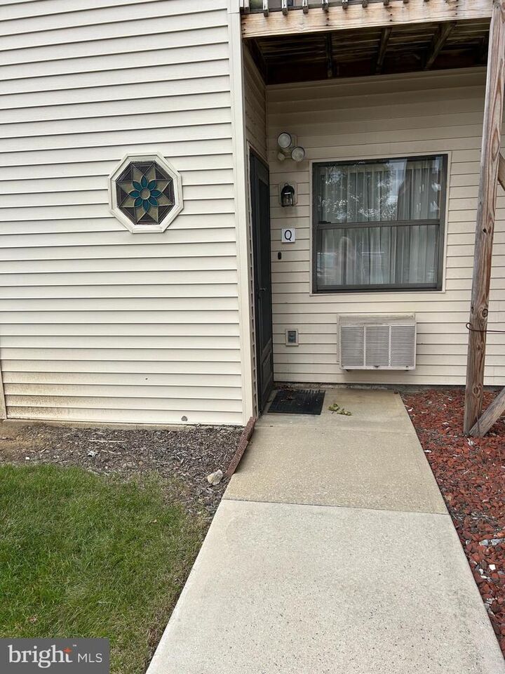 Property Photo:  1334 W Wyomissing Court Q  PA 19609 