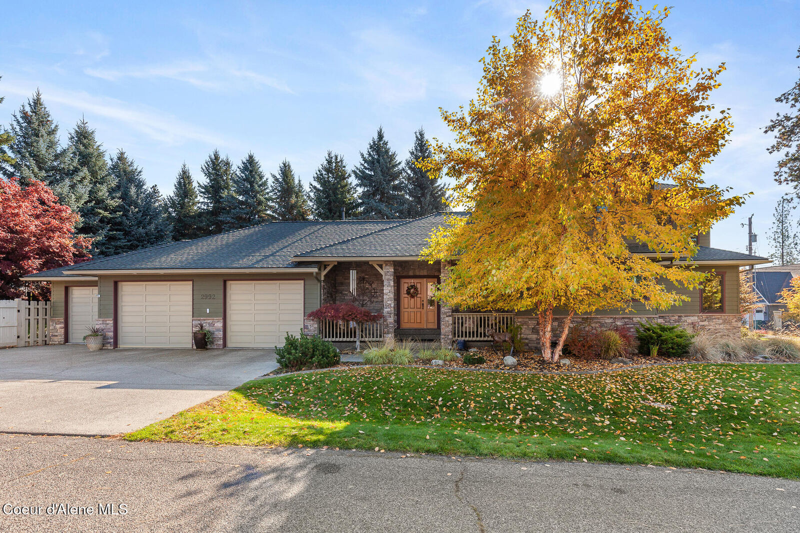 Property Photo:  2992 E Lake Forest Dr  ID 83835 