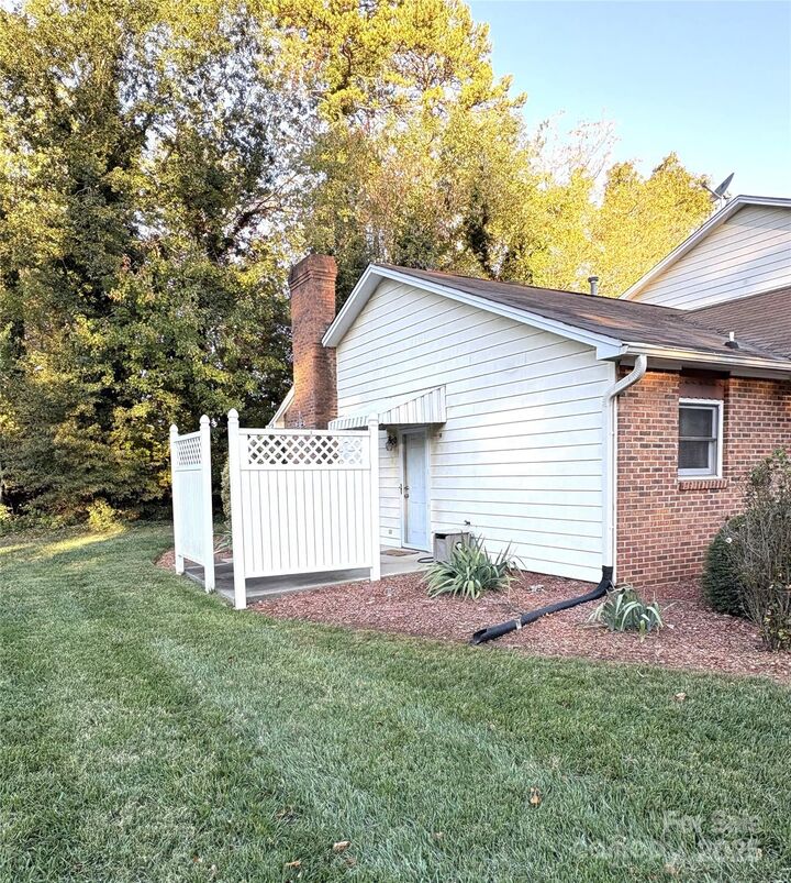 Property Photo: 605 8th Avenue SW C-1 NC 28613